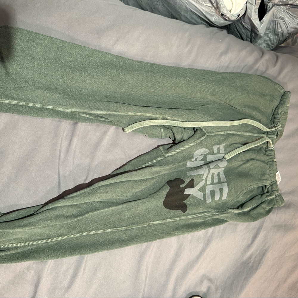 Freecity free city green olive sweatpants size s